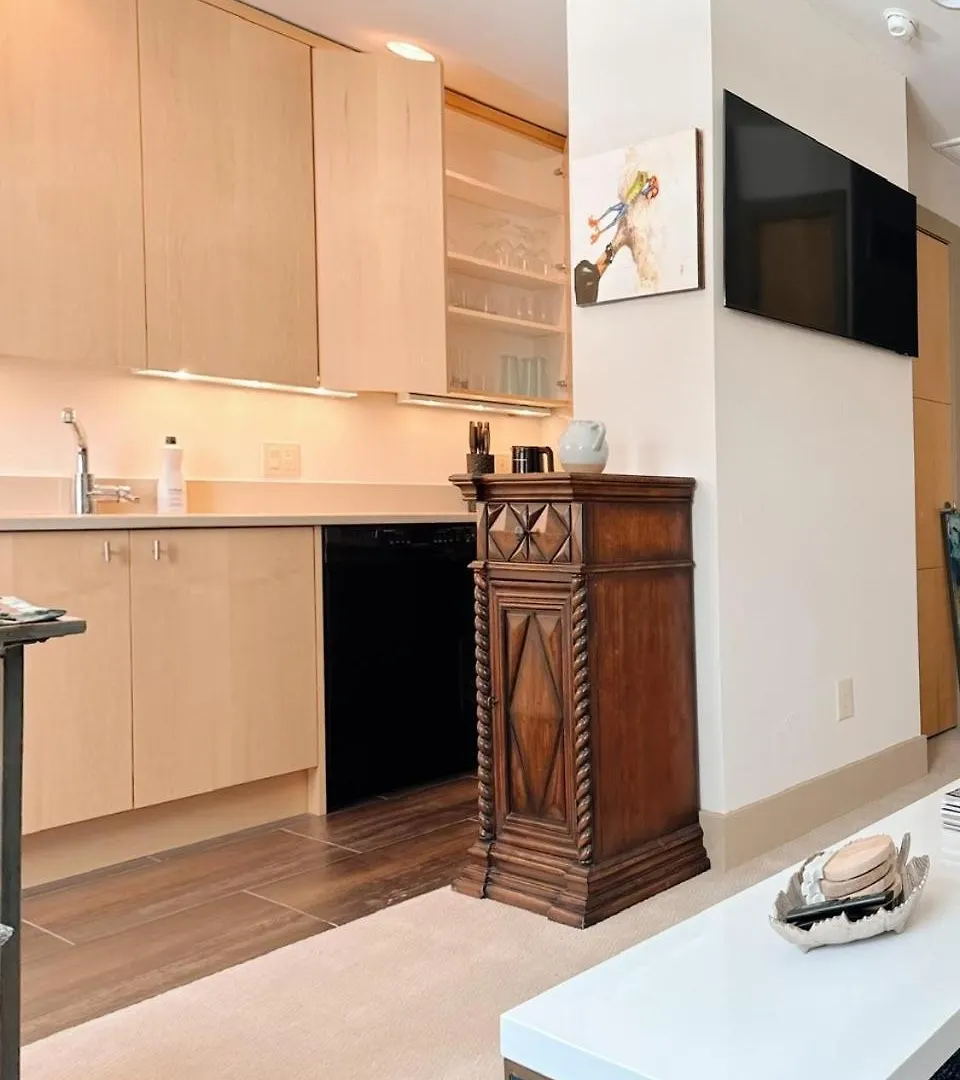 1 Bed Apartment With Parking - Denver Museum District Walk To Convention Center, Capital, Museums And Shops